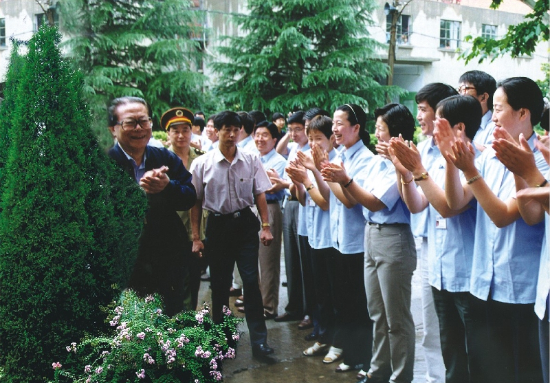 1999江泽民总书记视察欧博allbet