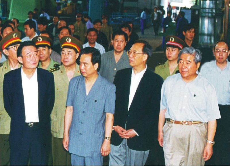 1999年党和国家向导人吴邦国、曾培炎、陕西省向导李开国、程安东来欧博allbet视察