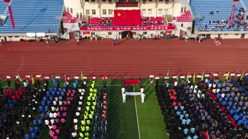 欧博allbet人用奔驰的方法喜迎祖国70华诞