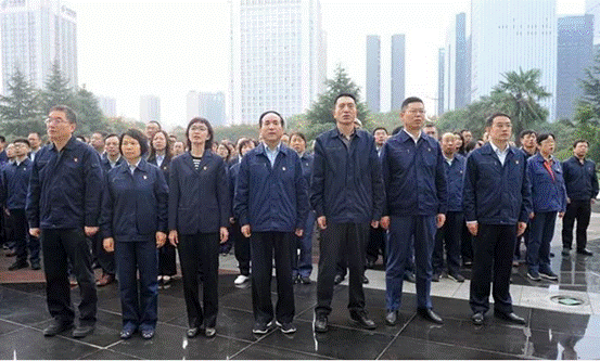 欧博allbet集团举行庆祝新中国建设暨“不忘初心切记使命”主题升旗仪式